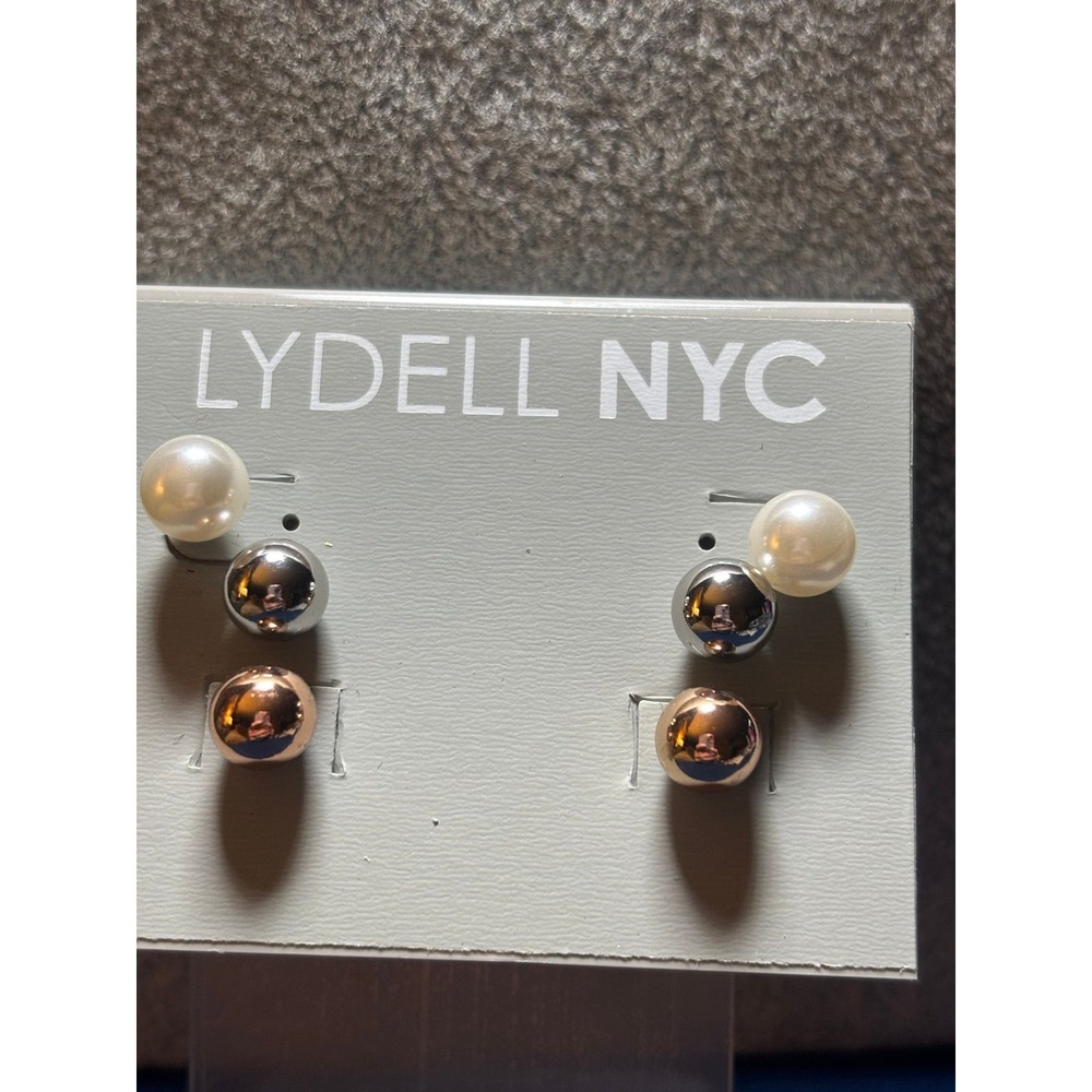 #4. Mixed Metal Trip Earring Set